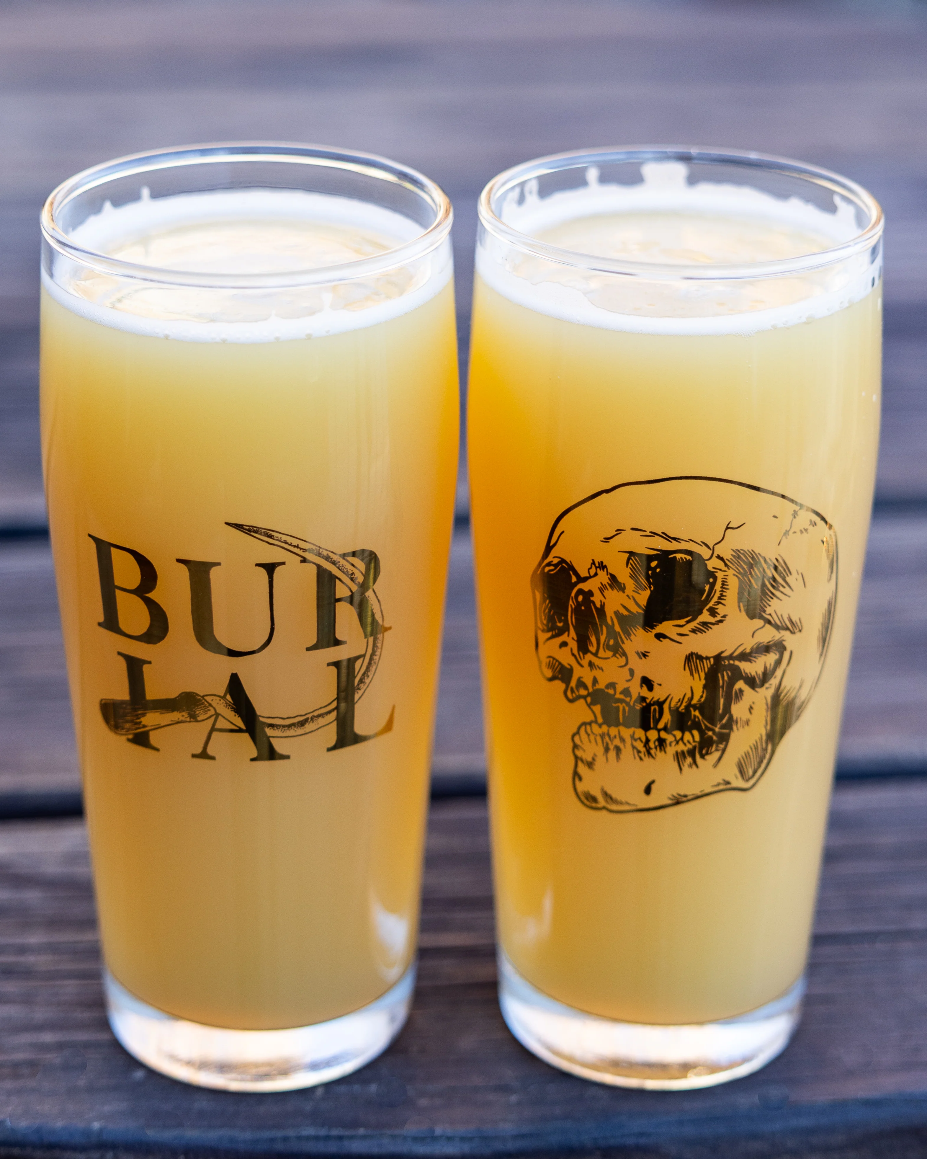 Gold Sickle Logo Becher Pint - Image 3