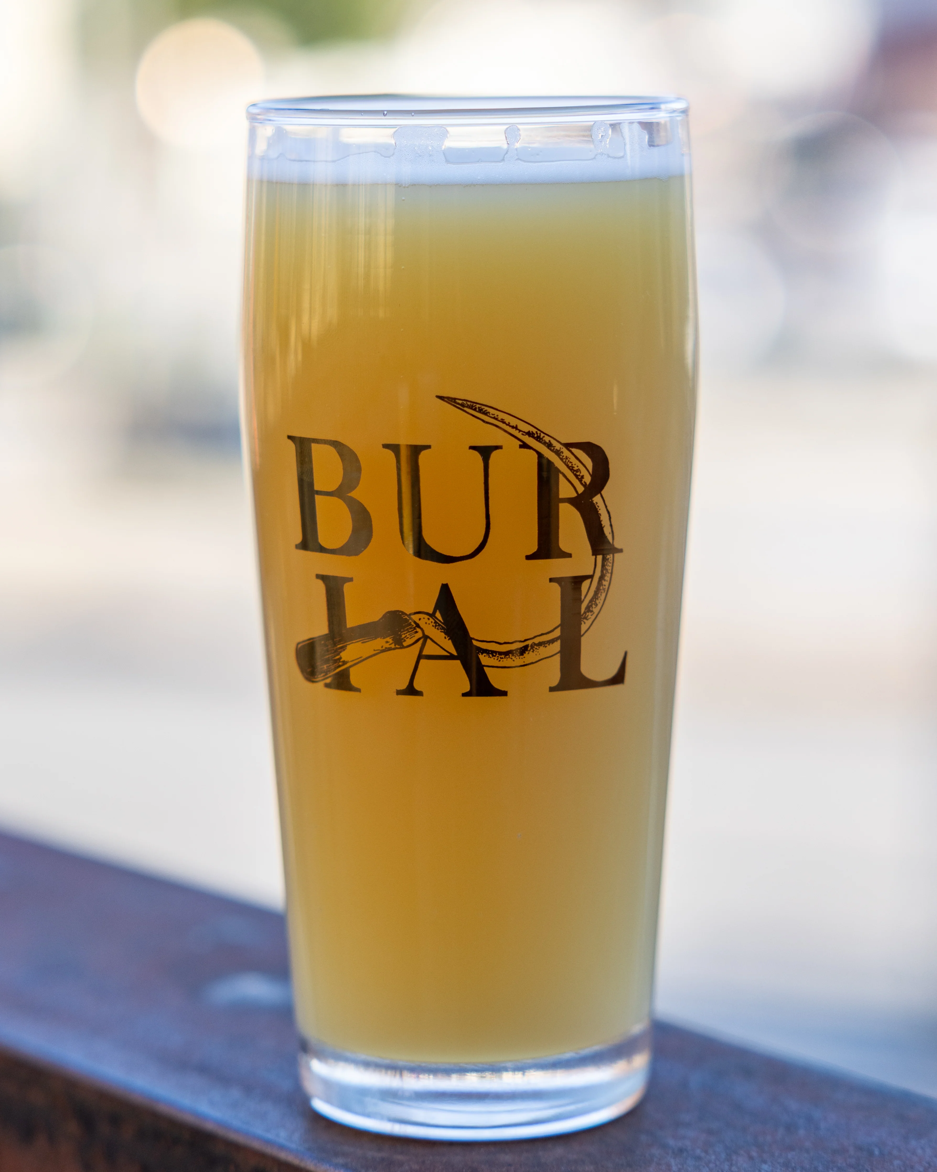 Gold Sickle Logo Becher Pint - Image 5